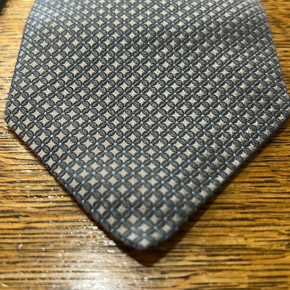 Gorgeous Silver Tie 🩶🔹